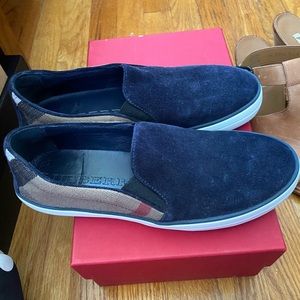Burberry slip on